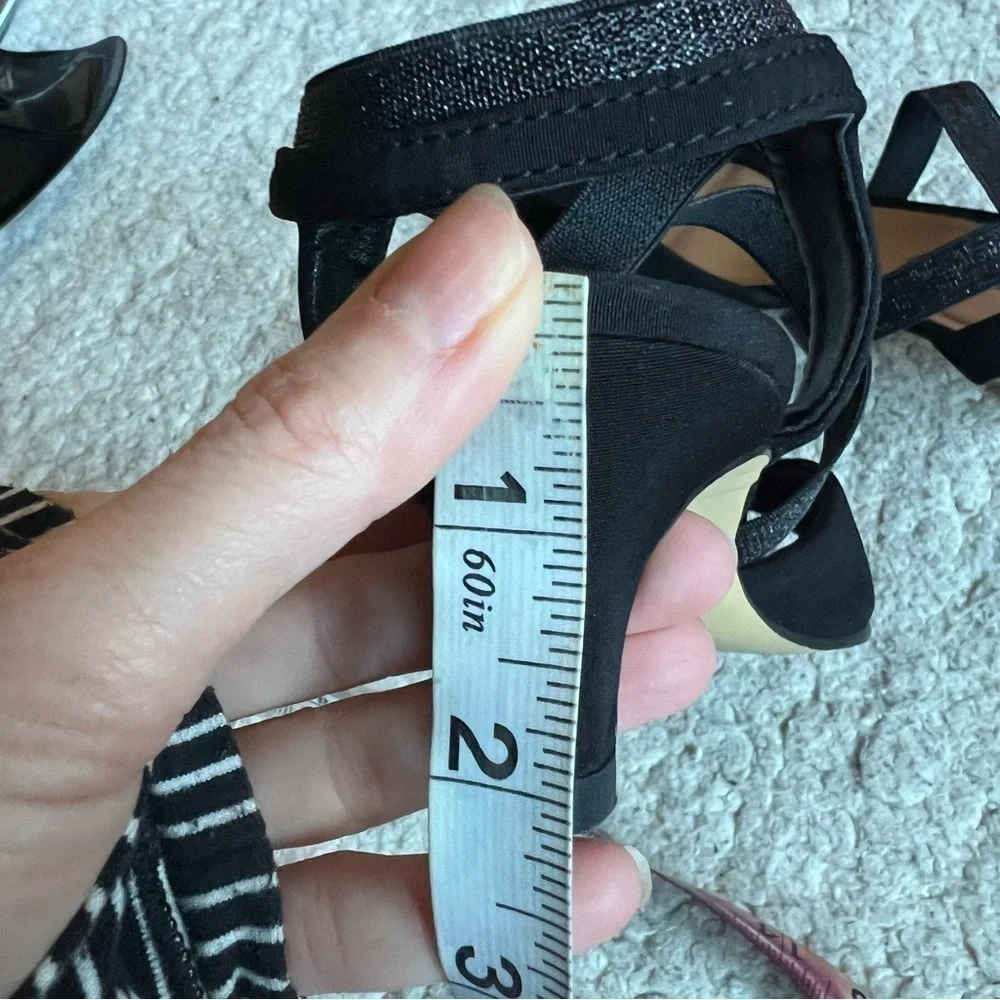 Mark Lemp Classics Elastic Criss Cross Straps Peep Toe Kitten Heel Size 8N